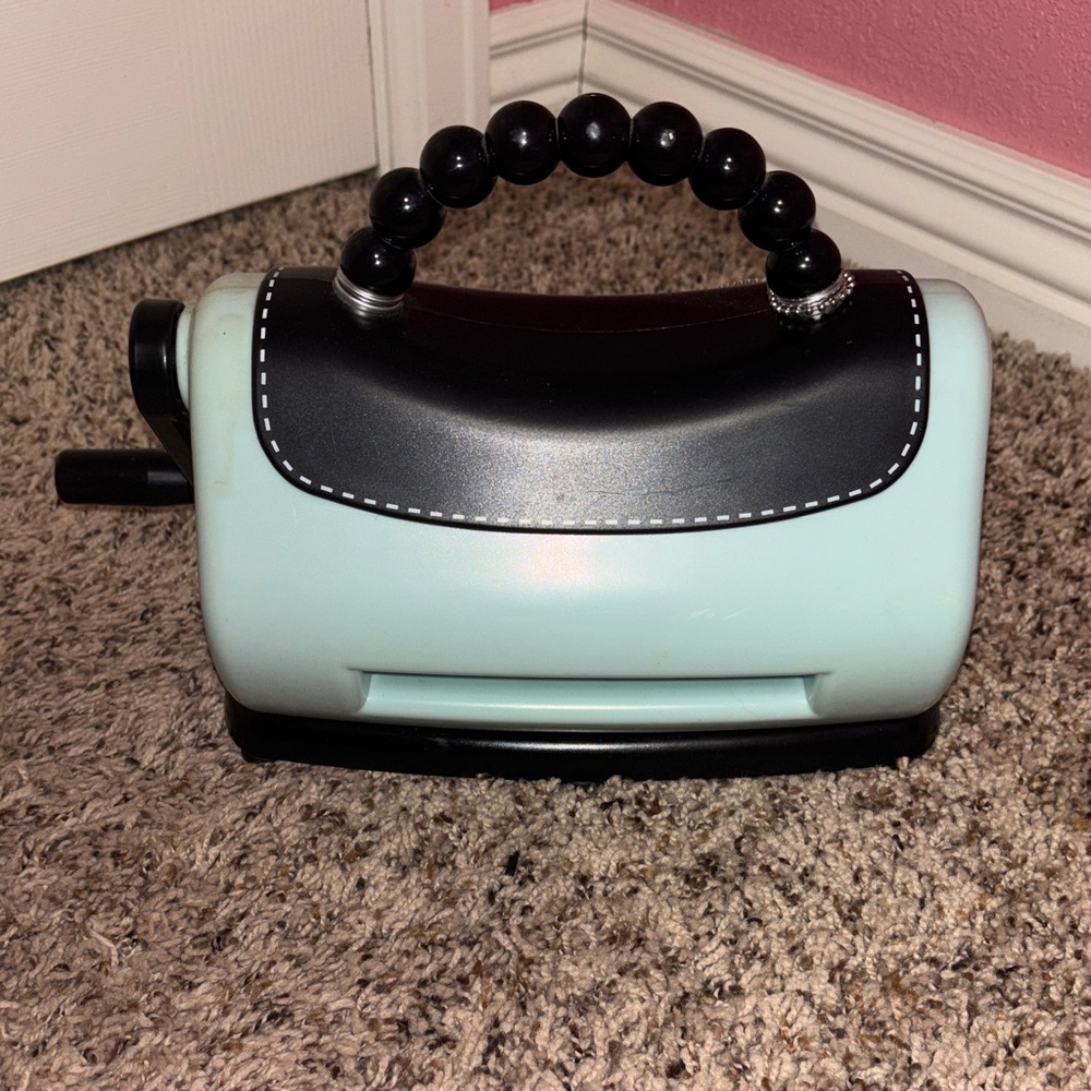 Sizzix Boutique Black and Mint Handbag - Picture 2 of 2